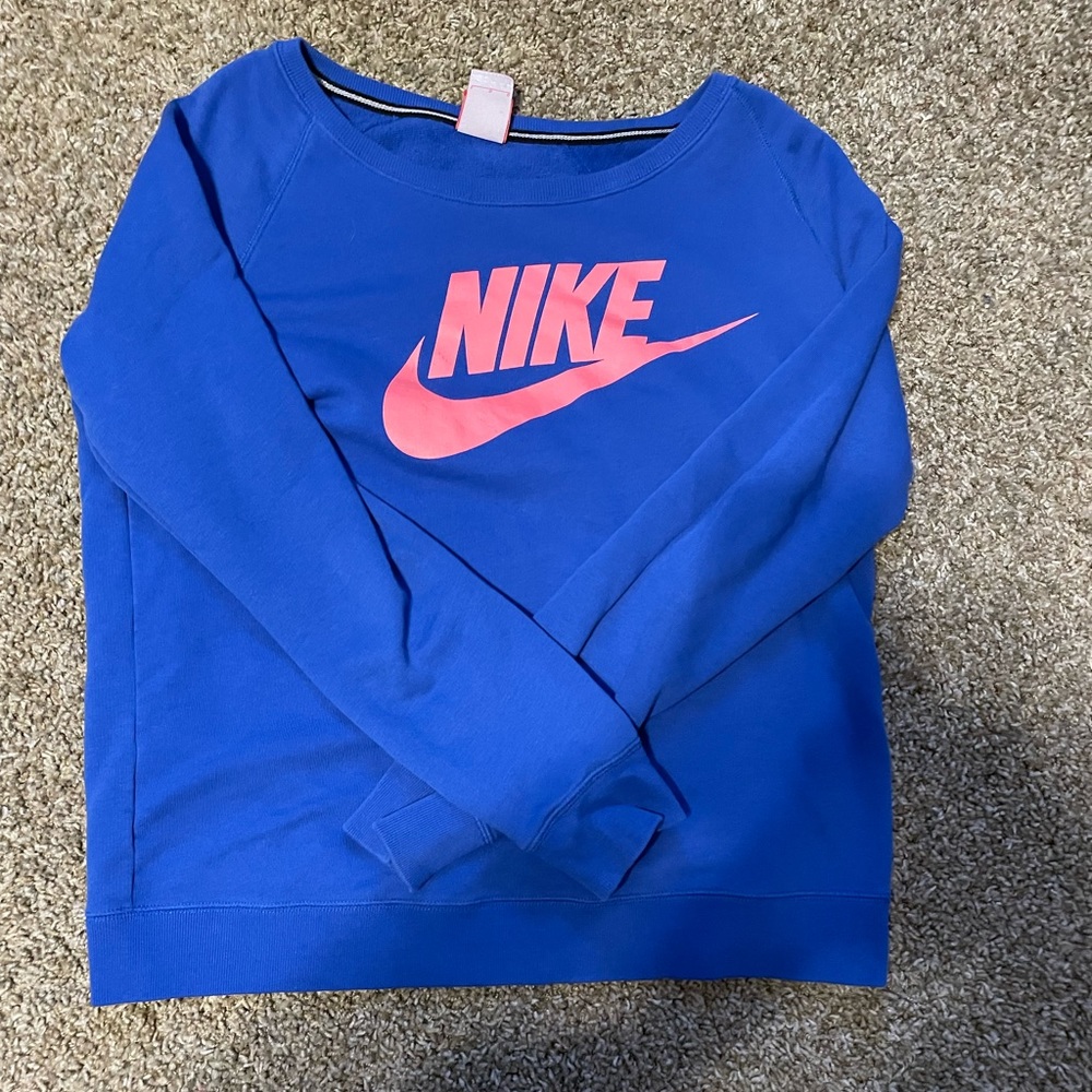 Womens Nike crew neck